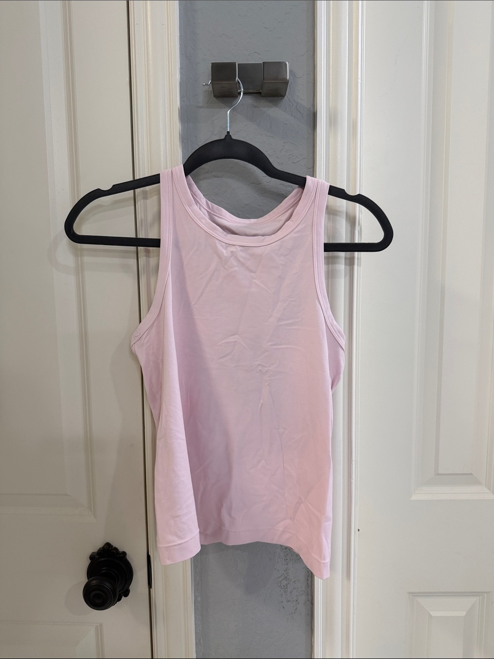 Align tank, Classic Sleeveless Tank Top - Light Pink